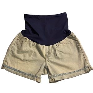 Gap maternity shorts